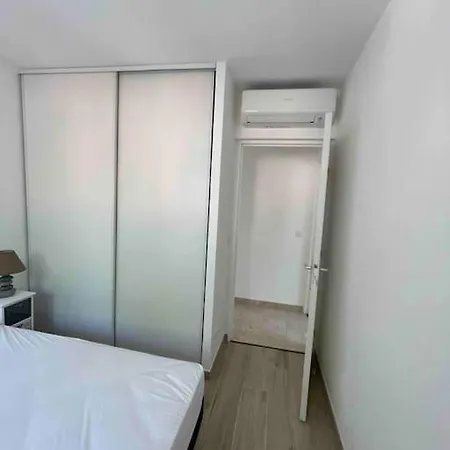 Bord De Avec Garage Menton