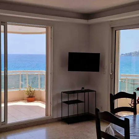 Bord De Avec Garage *