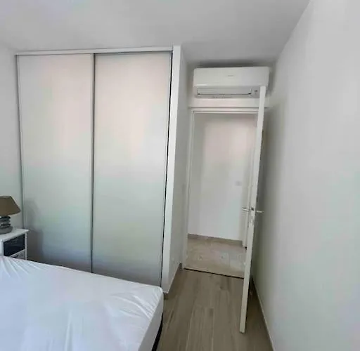 Bord De Avec Garage Menton