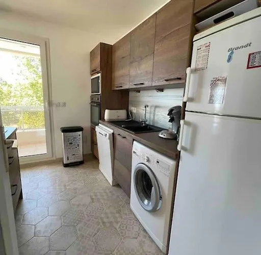 Bord De Avec Garage *