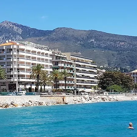 Apartment Bord De Avec Garage