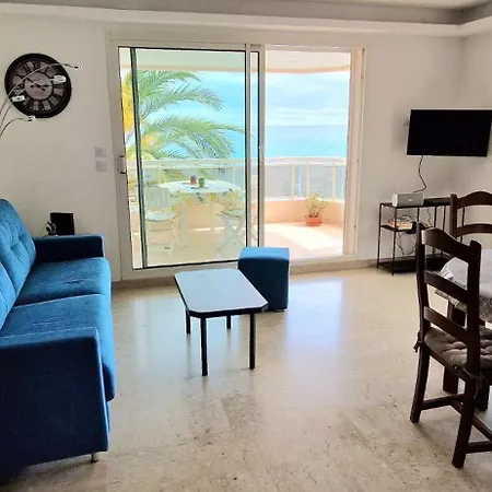 Bord De Avec Garage Apartament