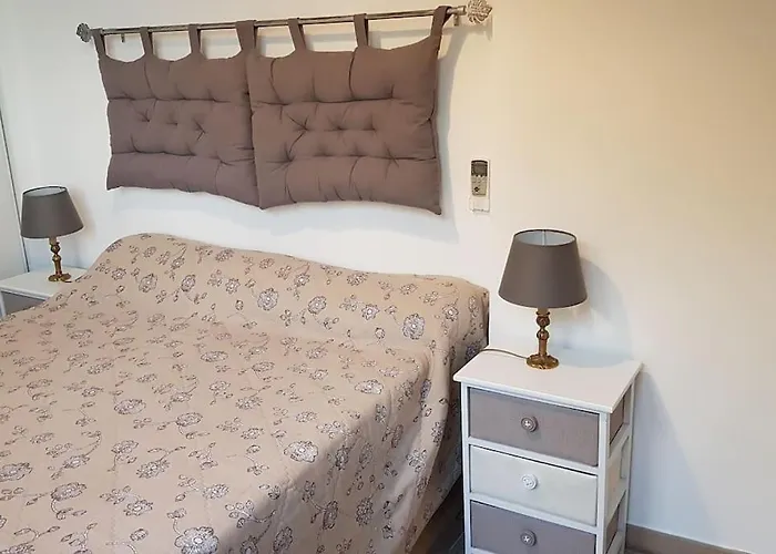 Bord De Avec Garage Appartement