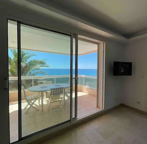 Bord De Avec Garage Menton