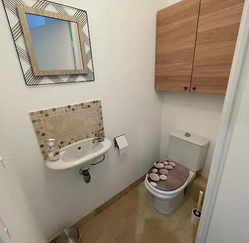 Bord De Avec Garage Menton