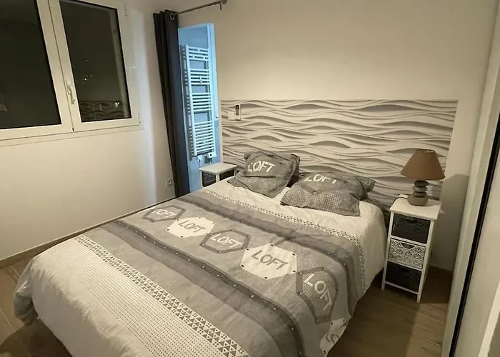 Bord De Avec Garage *